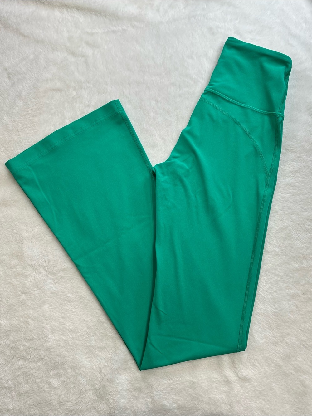 Lululemon Groove Super-High-Rise Flared Pant Nulu Kelly Green Size 4